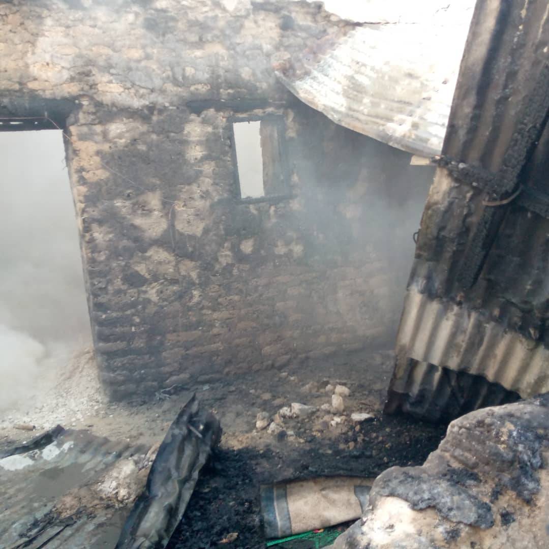 Tchad - Mao : Intervention rapide des Sapeurs-Pompiers face à l'incendie nocturne d'Alfari Tchad - Mao : Intervention rapide des Sapeurs-Pompiers face à l'incendie nocturne d'Alfari