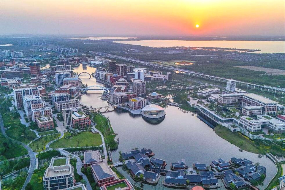 Photo shows Huawei's Lianqiu Lake R&D Center in Shanghai. (Photo by Han Ling/People's Daily Online)