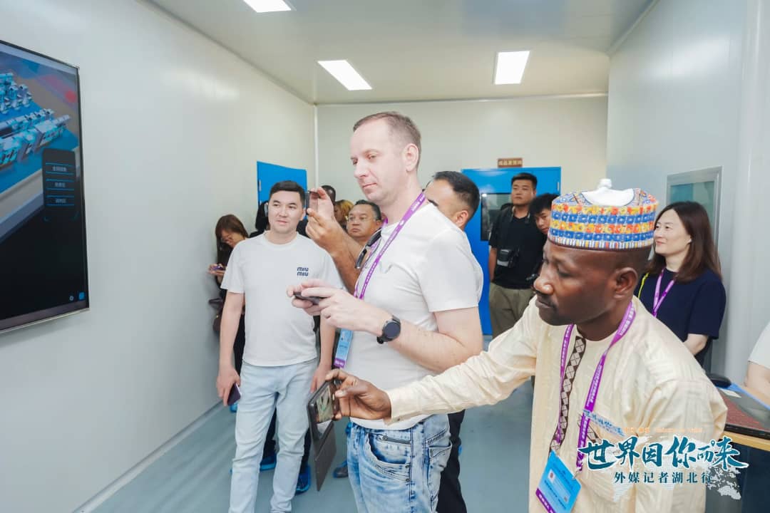 Hubei : la médecine traditionnelle chinoise Jianmin Ye Kaitai, au service de la prospérité et du bien-être de la population Hubei : la médecine traditionnelle chinoise Jianmin Ye Kaitai, au service de la prospérité et du bien-être de la population