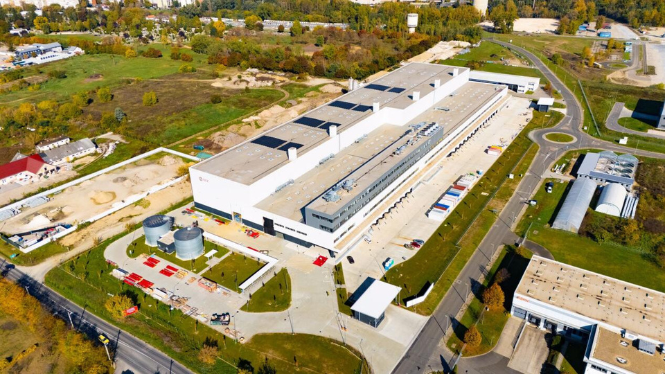 Photo shows a Hungarian e-commerce park in the Central European Trade and Logistics Cooperation Zone. (Photo by Hao Dong)