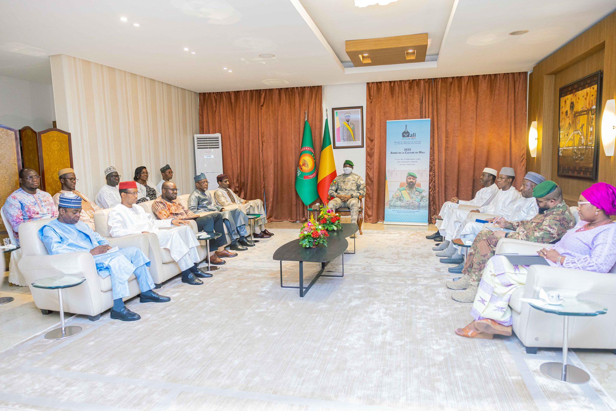 Mali : les ministres des Finances de l’Alliance des États du Sahel à l’écoute du président de la Transition
