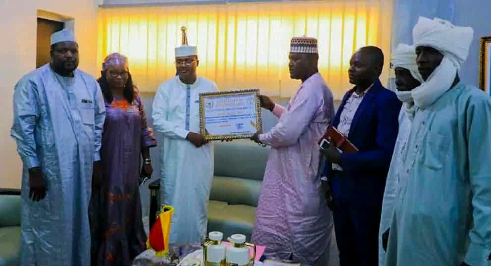 Tchad : le maire de la commune du 7ème salue le courage du ministre de la Jeunesse Tchad : le maire de la commune du 7ème salue le courage du ministre de la Jeunesse