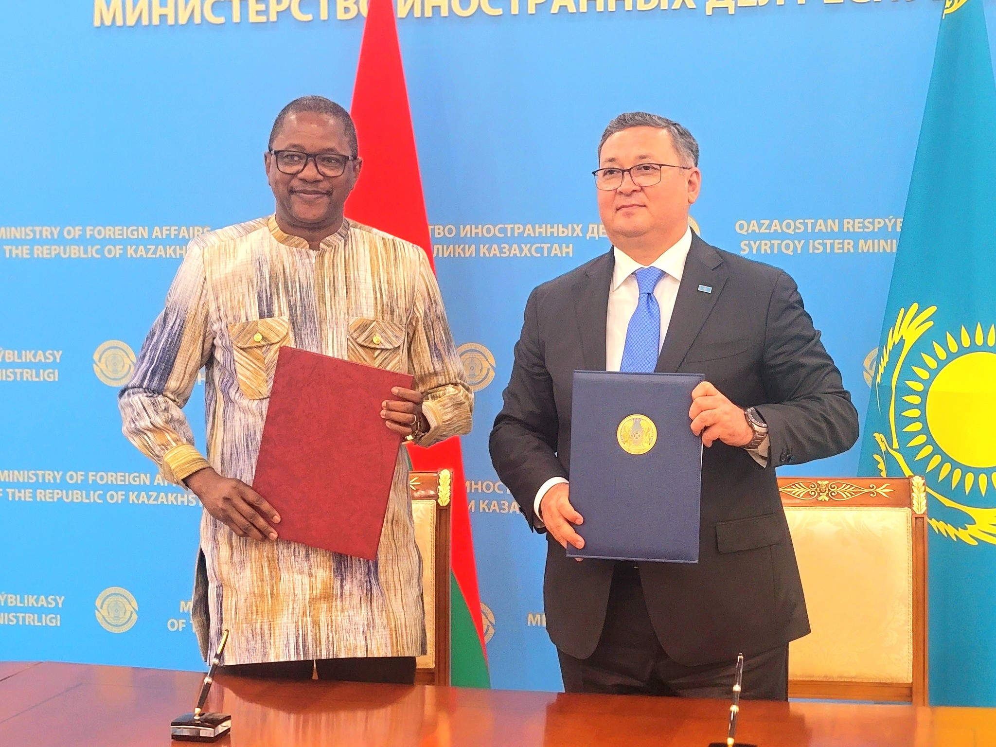 Burkina Faso-République du Kazakhstan : un mémorandum d’entente signé Burkina Faso-République du Kazakhstan : un mémorandum d’entente signé