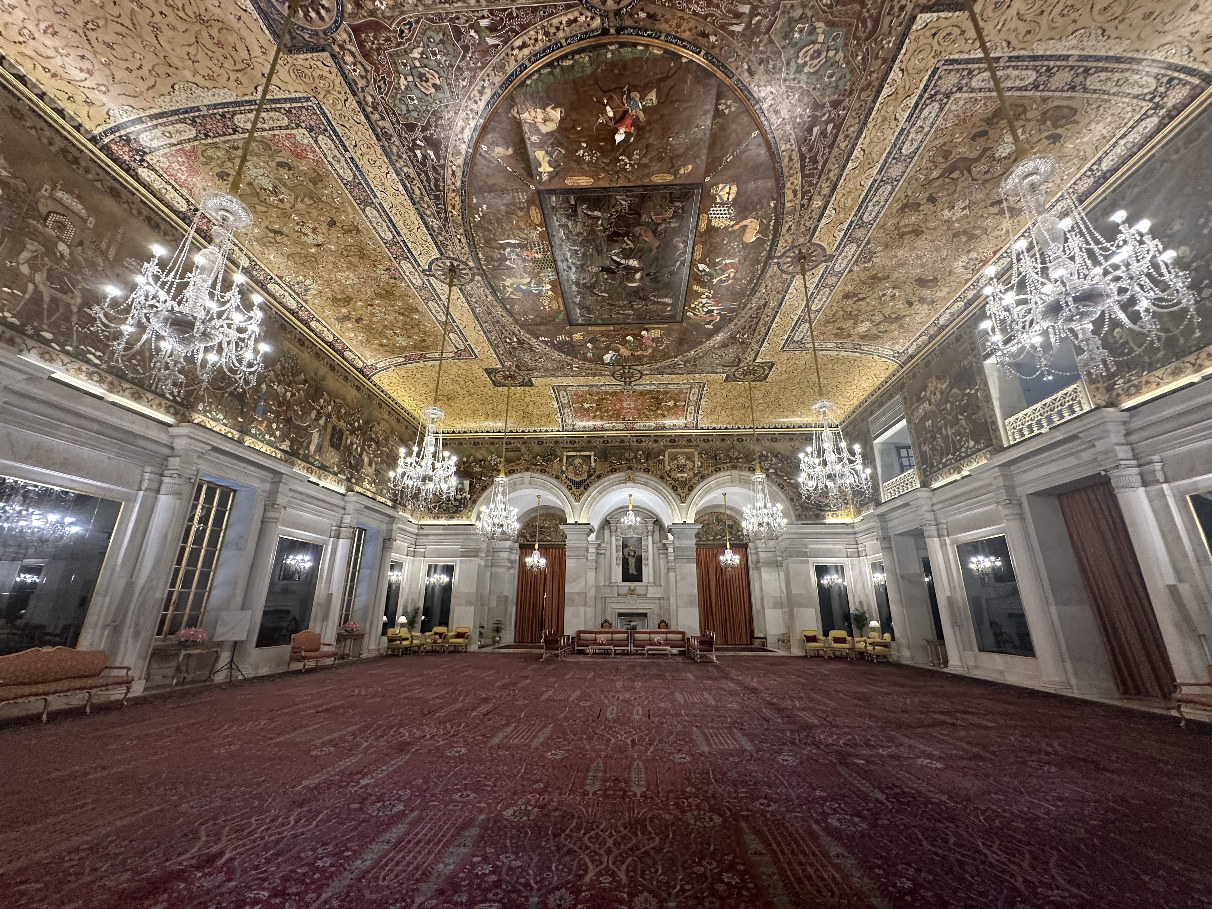 Immersion au cœur du Rashtrapati Bhavan : une visite au sommet de l’élégance institutionnelle indienne