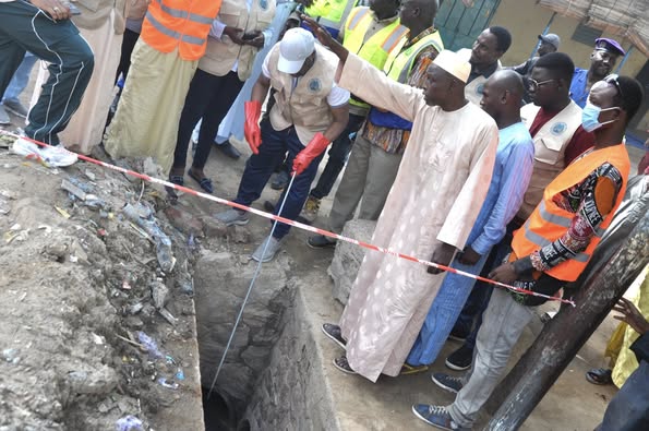 Tchad : Le Maire de N'Djamena inspecte les chantiers de curage et d'aménagement des voiries Tchad : Le Maire de N'Djamena inspecte les chantiers de curage et d'aménagement des voiries
