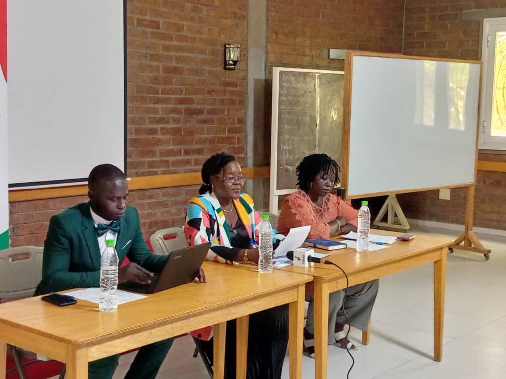 N'Djamena : L'Académie de Dialogue Parent-Enfant s'attaque au tabou de la sexualité chez les jeunes tchadiens N'Djamena : L'Académie de Dialogue Parent-Enfant s'attaque au tabou de la sexualité chez les jeunes tchadiens