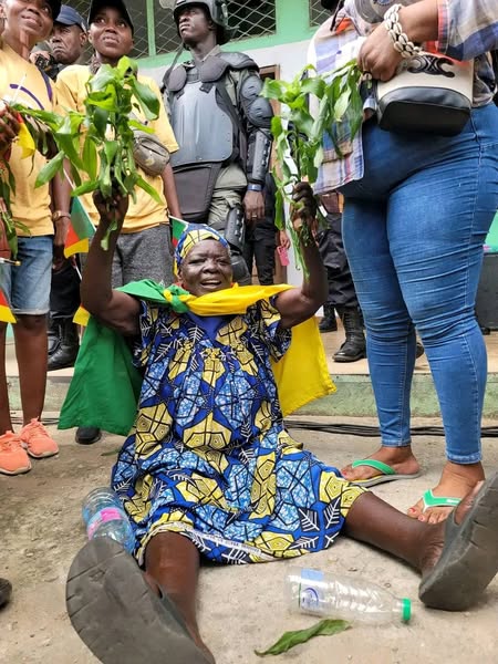 Cameroun : Tensions à Douala, les militants du MRC exigent la libération de Maurice Kamto Cameroun : Tensions à Douala, les militants du MRC exigent la libération de Maurice Kamto