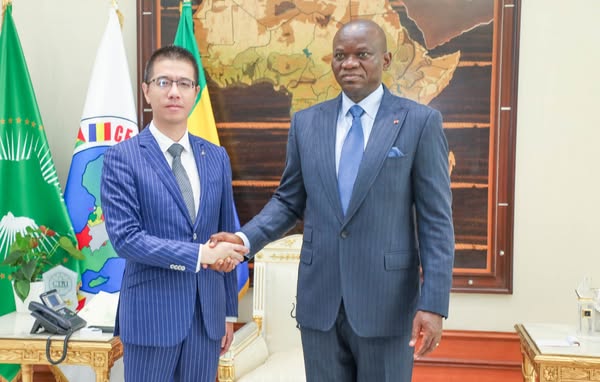 Gabon : Le Président Oligui Nguema reçoit la société chinoise Norinco pour renforcer la coopération en défense Gabon : Le Président Oligui Nguema reçoit la société chinoise Norinco pour renforcer la coopération en défense