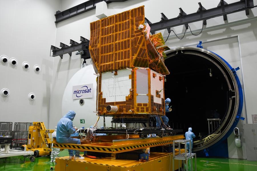 Researchers conduct an experiment for a satellite named Einstein Probe at the Innovation Academy for Microsatellites of the Chinese Academy of Sciences (CAS) in Shanghai, east China, July 20, 2023.(Innovation Academy for Microsatellites of CAS/Handout via Xinhua)