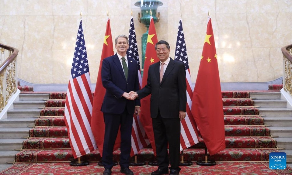 Chinese Vice Premier He Lifeng, also a member of the Political Bureau of the Communist Party of China Central Committee, shakes hands with U.S. Treasury Secretary Scott Bessent prior to the first meeting of the China-U.S. economic and trade consultation mechanism in London, Britain, June 9, 2025. The meeting opened here on Monday. He Lifeng attended the meeting with U.S. representatives. (Xinhua/Li Ying)