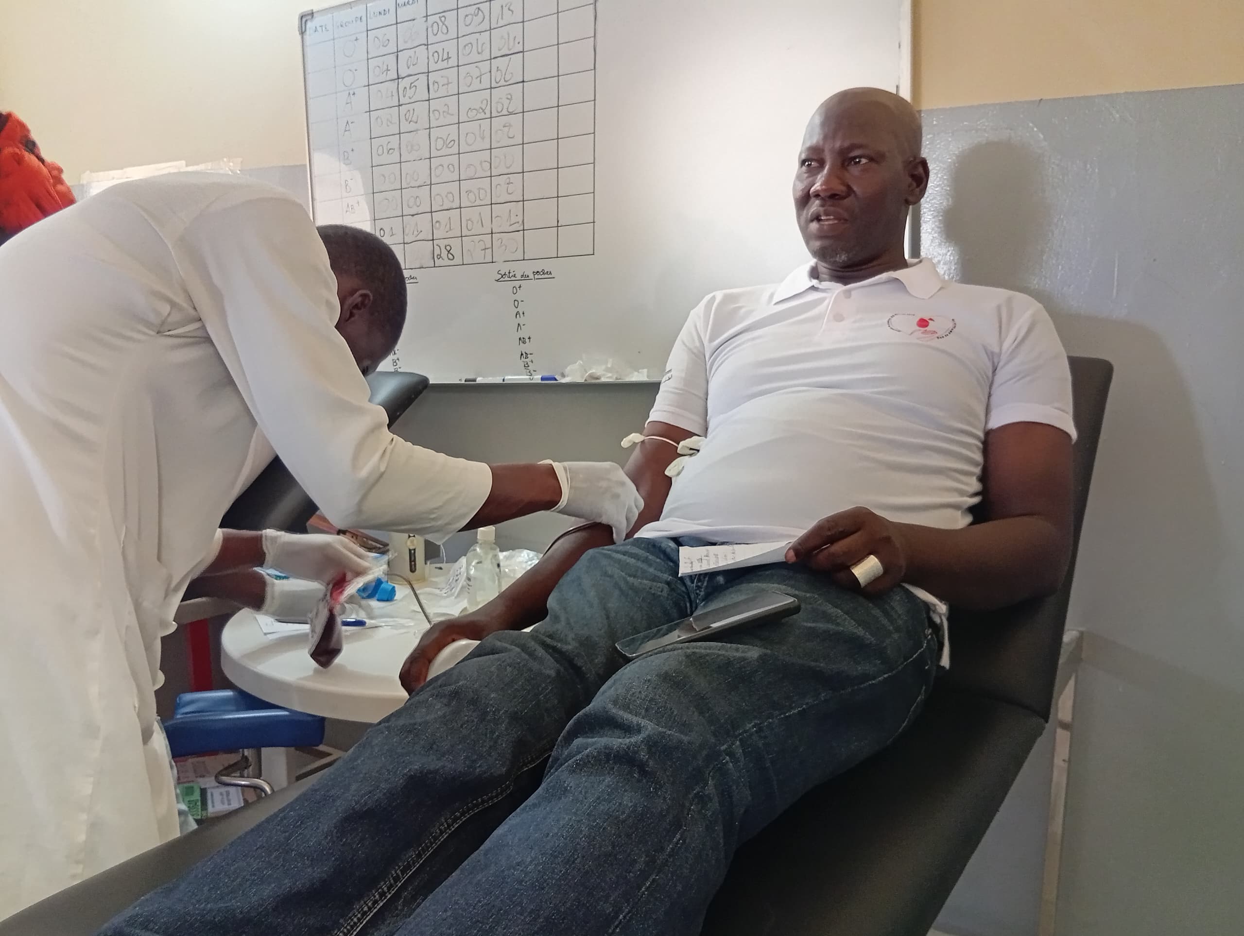 Tchad : MSF fait un don de sang Tchad : MSF fait un don de sang