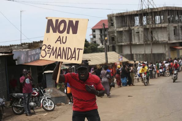 Grève historique au Kenya : La jeunesse se soulève contre le gouvernement Grève historique au Kenya : La jeunesse se soulève contre le gouvernement
