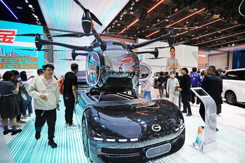 The Tiannian-1 flying car developed by Hongqi, a car brand under China's leading automaker FAW Group Co., Ltd., is exhibited at the 21st Shanghai International Automobile Industry Exhibition (Auto Shanghai 2025). (Photo by Wang Yushi/People's Daily Online)