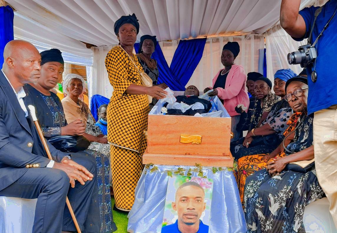 Centrafrique : Le gouvernement rend hommage aux élèves victimes de l'explosion au Lycée Boganda Centrafrique : Le gouvernement rend hommage aux élèves victimes de l'explosion au Lycée Boganda
