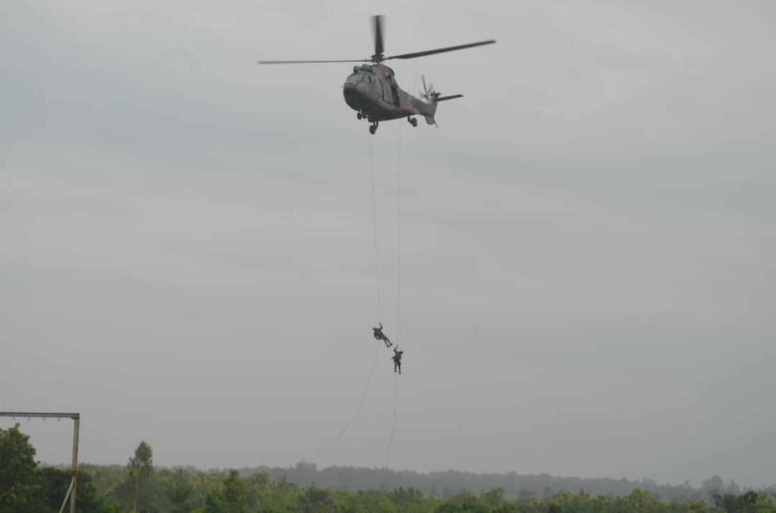Bénin : Fin de la manœuvre "Bouclier" à Lokossa, les Forces de Défense et de Sécurité prêtes pour l'opération MIRADOR Bénin : Fin de la manœuvre "Bouclier" à Lokossa, les Forces de Défense et de Sécurité prêtes pour l'opération MIRADOR