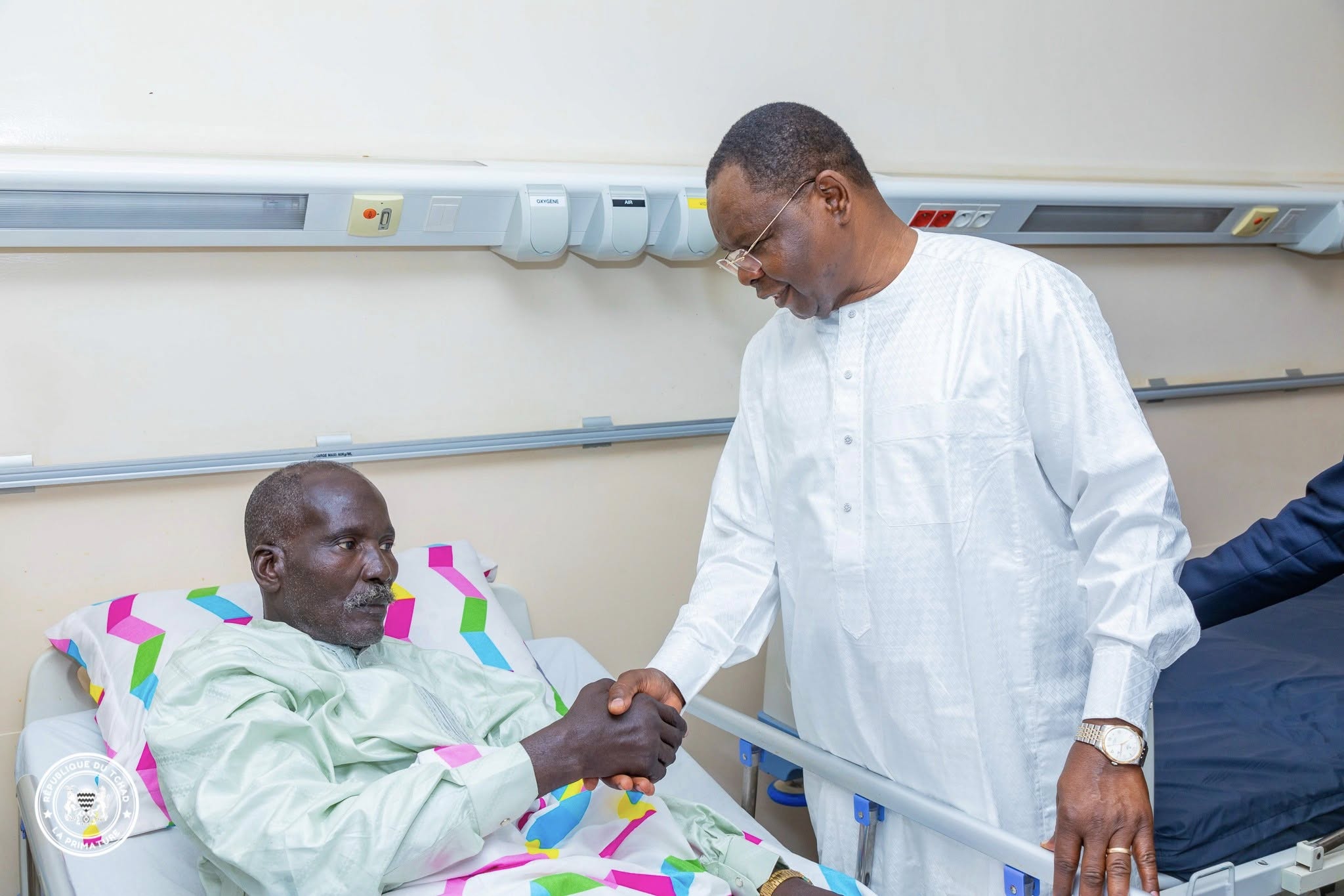 Tchad : Le Premier ministre ordonne l’évacuation de "Abakar Police" pour des soins appropriés Tchad : Le Premier ministre ordonne l’évacuation de "Abakar Police" pour des soins appropriés