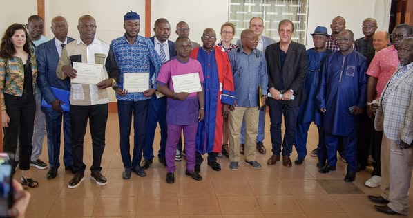 RCA - La Recherche en Lumière : Les doctorants de l’Université de Bangui relèvent le défi de "Ma Thèse en 180 secondes" RCA - La Recherche en Lumière : Les doctorants de l’Université de Bangui relèvent le défi de "Ma Thèse en 180 secondes"