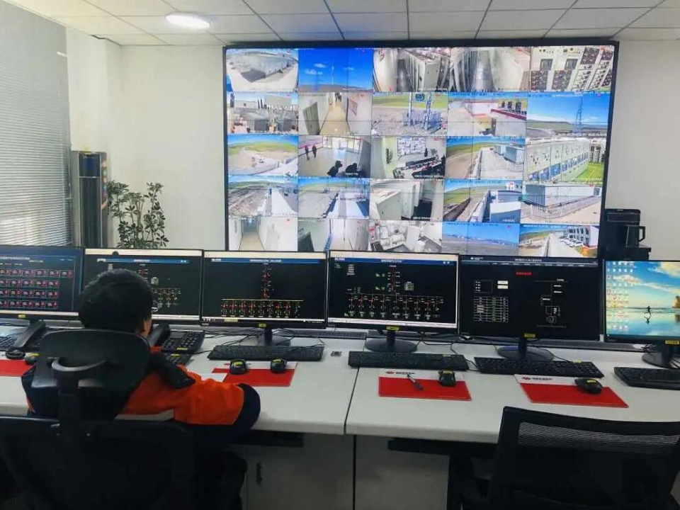 Photo shows the central control room of the Omatinga Wind Farm in Nagqu. (Photo from Science and Technology Daily) Photo shows the central control room of the Omatinga Wind Farm in Nagqu. (Photo from Science and Technology Daily)