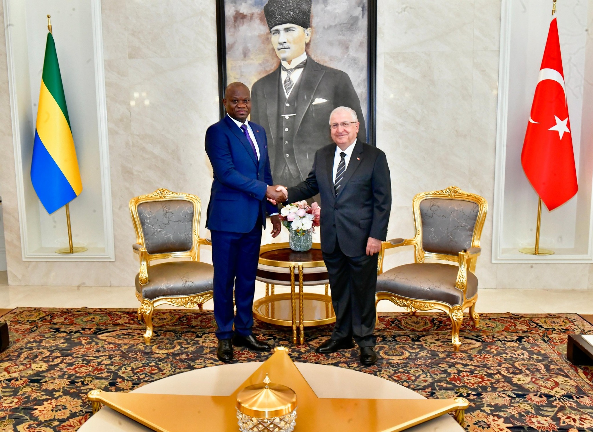 Diplomatie : le président gabonais en visite officielle en Turquie Diplomatie : le président gabonais en visite officielle en Turquie