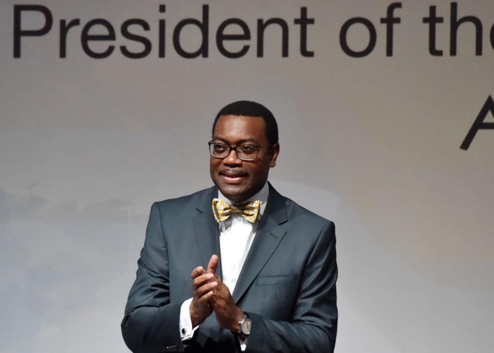 Ghana : le président de la BAD rend hommage aux victimes de l'accident d'hélicoptère