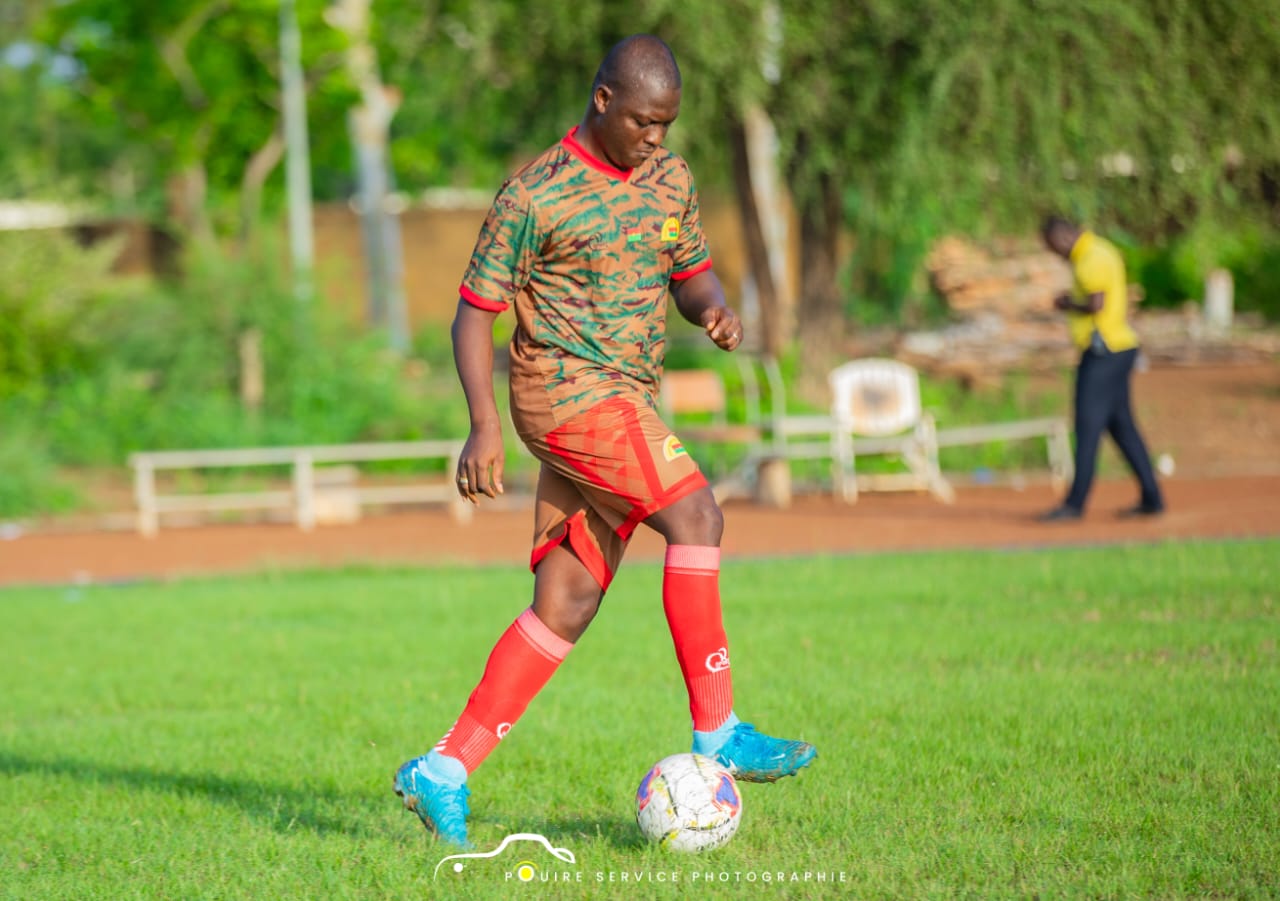 Burkina : des légendes du football africain expriment leur solidarité au président du Faso