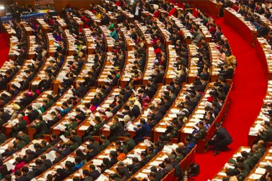 Le 5 mars, la 4e Session de la 12e Assemblée populaire nationale a débuté dans le Grand Hall du Peuple à Beijing. La photo montre les lieux du Grand Hall. (Photo : Shi Jiamin au Quotidien du Peuple.)