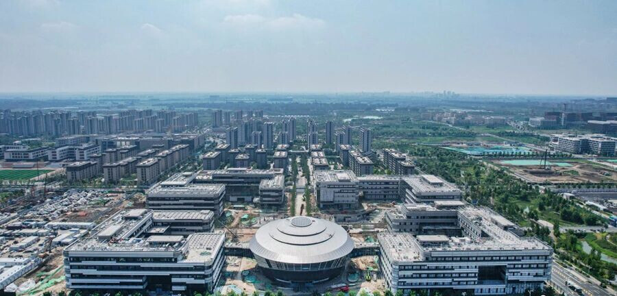 Photo shows a view of the Xiong'an Energy Internet Innovation Center of the State Grid in Xiong'an New Area, north China's Hebei province. (Photo from xiongan.gov.cn) Photo shows a view of the Xiong'an Energy Internet Innovation Center of the State Grid in Xiong'an New Area, north China's Hebei province. (Photo from xiongan.gov.cn)