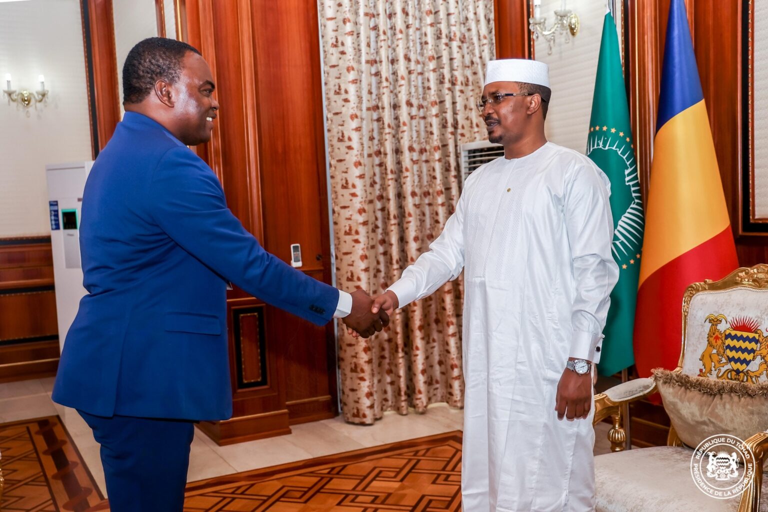 Tchad : Le Secrétaire Permanent de l’OHADA et le Chargé d’Affaires des USA reçus au Palais Présidentiel Tchad : Le Secrétaire Permanent de l’OHADA et le Chargé d’Affaires des USA reçus au Palais Présidentiel