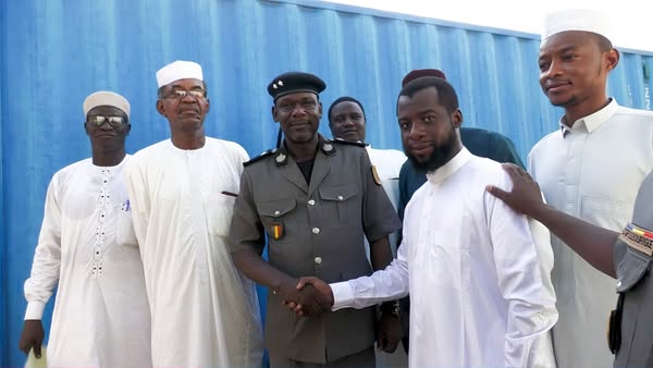 Tchad : Un citoyen engagé offre un appui logistique moderne à la police nationale Tchad : Un citoyen engagé offre un appui logistique moderne à la police nationale