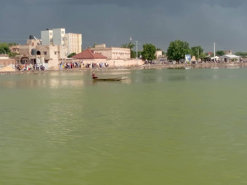 Drame à N'Djamena : un jeune homme se noie pour un pari à 2 000 FCFA Drame à N'Djamena : un jeune homme se noie pour un pari à 2 000 FCFA