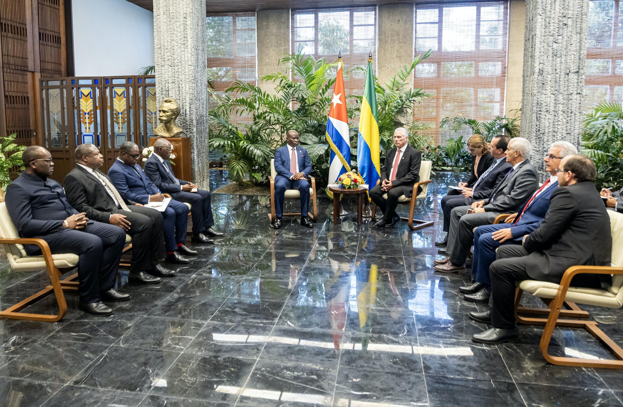 Gabon / Cuba : Le Président Oligui Nguema signe trois accords majeurs à La Havane