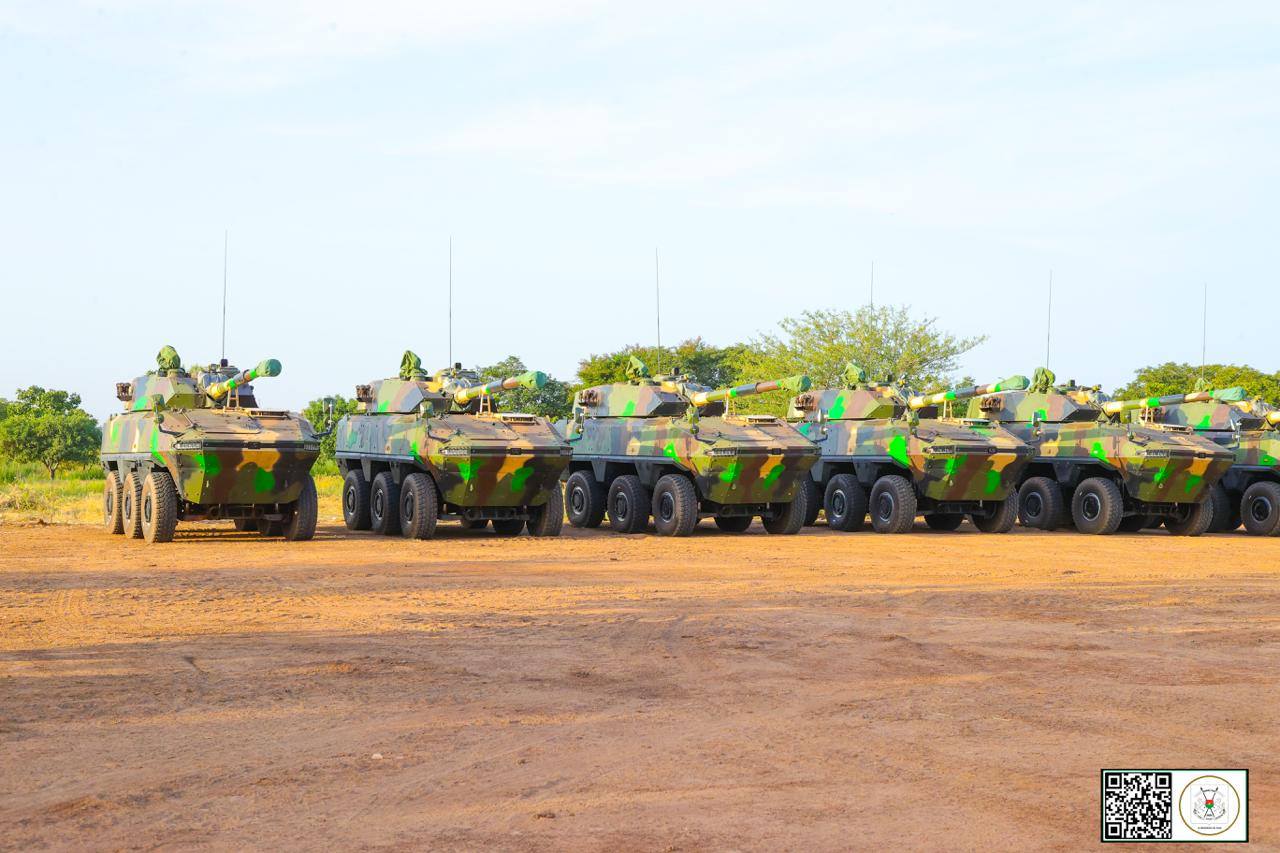 Burkina : le chef de l’Etat renforce les capacités opérationnelles de l’Armée