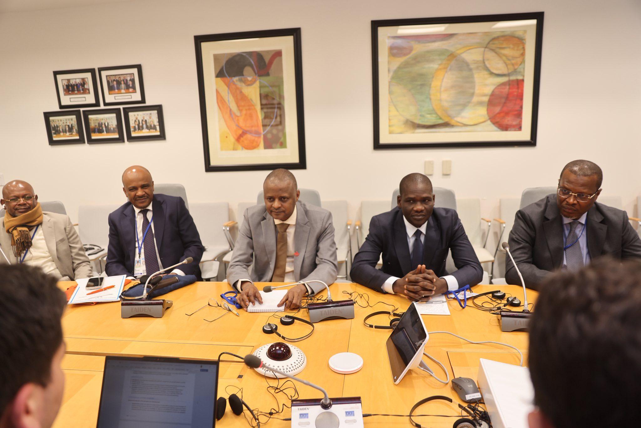 Le ministre d'Etat tchadien, Tahir Hamid Nguilin, accompagné du ministre du Commerce, Guibolo Fanga Mathieu, et de la délégation tchadienne, ont tenu une séance de travail clé avec le Département des Affaires Fiscales (FAD) du FMI.