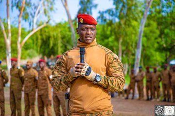 Burkina : Le Président Traoré rend un vibrant hommage aux Forces Armées Nationales (FAN) Burkina : Le Président Traoré rend un vibrant hommage aux Forces Armées Nationales (FAN)