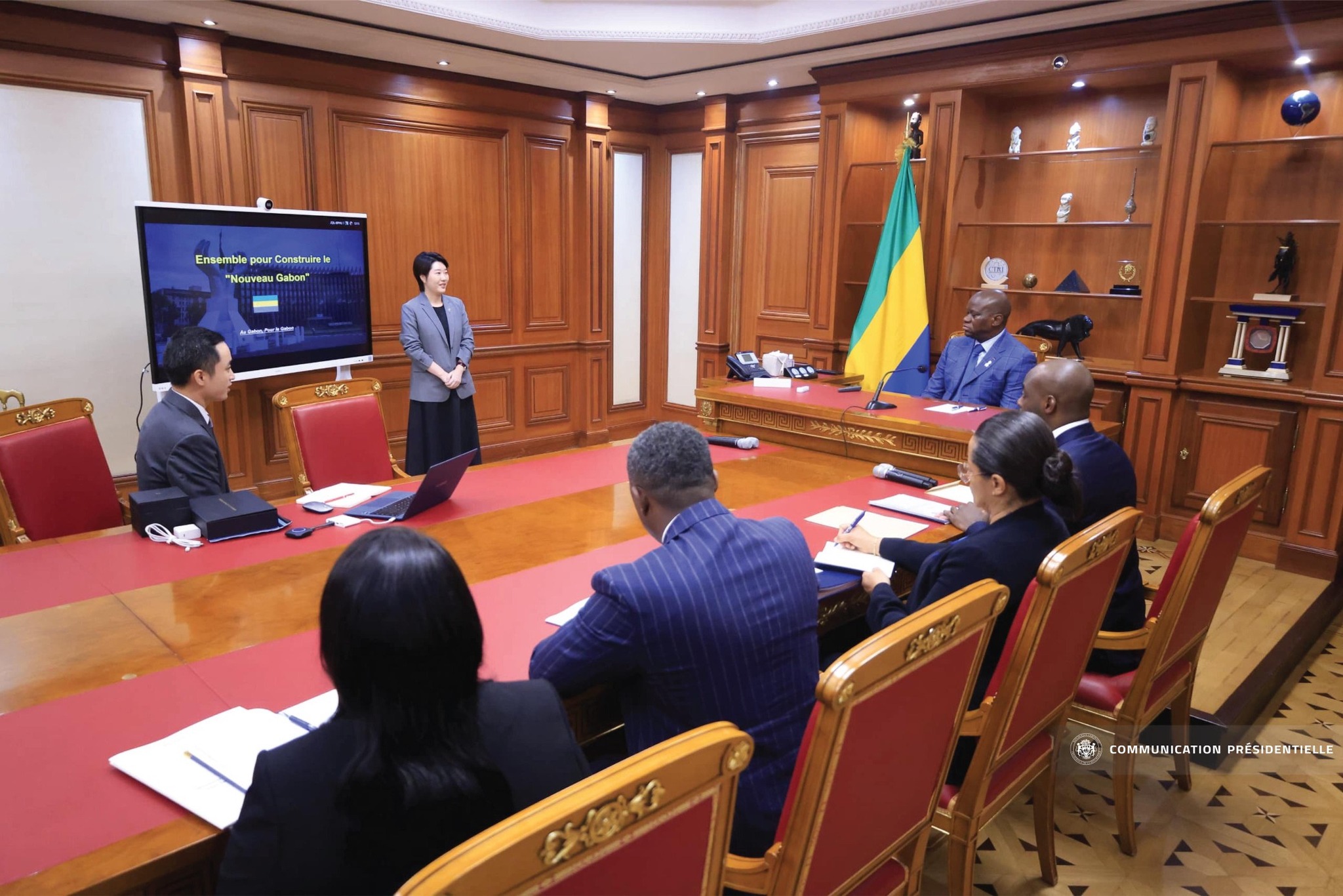 Gabon : Le Président Oligui Nguema reçoit la PDG de Huawei CEMAC pour la digitalisation