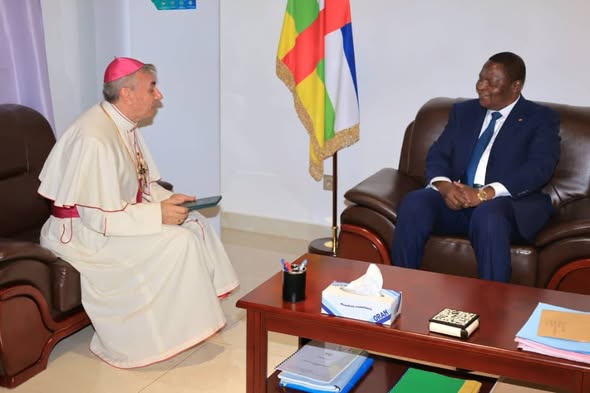 RCA : Le Président de la République reçoit le Nonce Apostolique