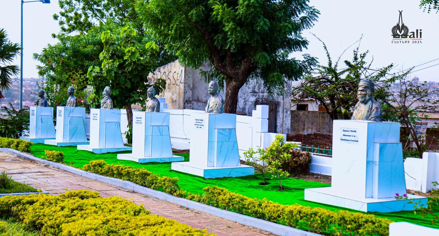 Mali : Inauguration des Places « Mali Cεbaw » et « Mali Kεlεmasaw » à Koulouba