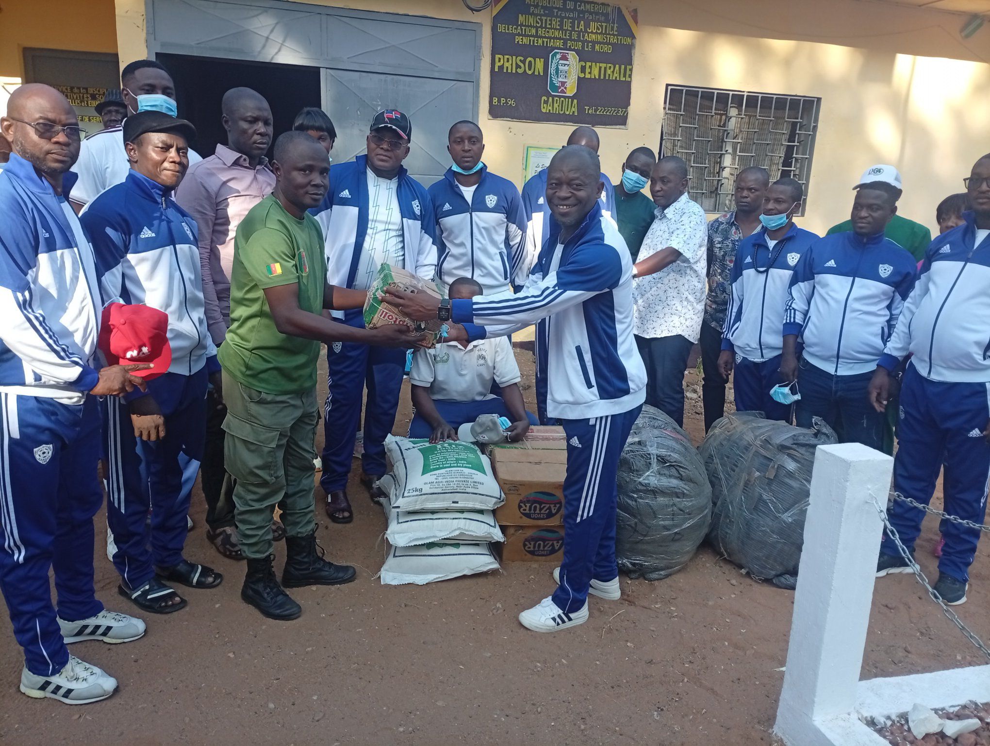 Cameroun - Garoua : Les "Vétérans" apportent réconfort et dons à la Prison Centrale