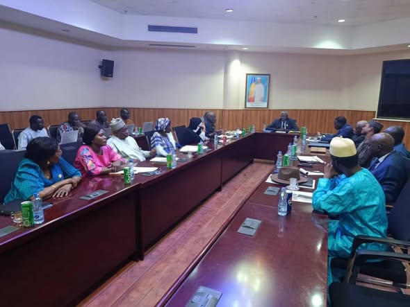 Justice et Réconciliation : Le Garde des Sceaux défend deux réformes clés devant le Sénat