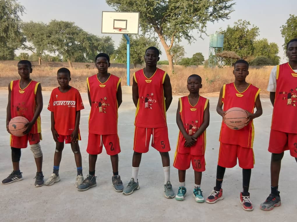 Tchad : la Fédération de basketball offre des équipements sportifs aux enfants