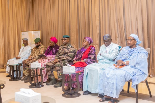 Mali : remise du Rapport général des États généraux sur la Femme, l’Enfant et la Famille au président