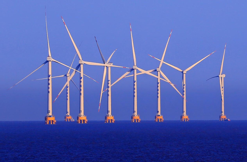 Photo shows an offshore wind farm in the waters near Yuhuan, east China's Zhejiang province. (Photo/Duan Junli)