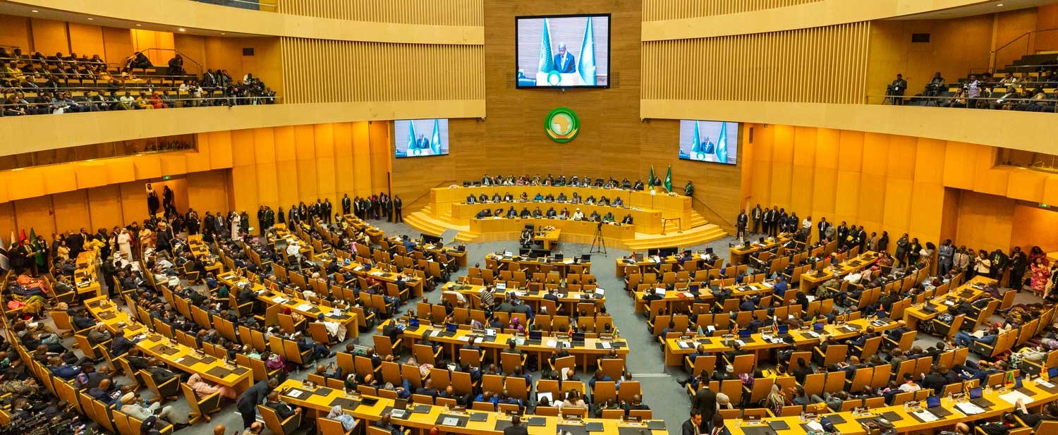 Vue partielle des chefs d’État et de gouvernement africains réunis dans le Grand Hall Nelson Mandela de l’Union africaine. Photo : AfDb.org