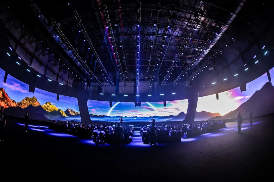 Photo shows an LED virtual studio at Bocai Virtual Film Base in Deqing, east China's Zhejiang province.  (Photos from Zhejiang Daily)