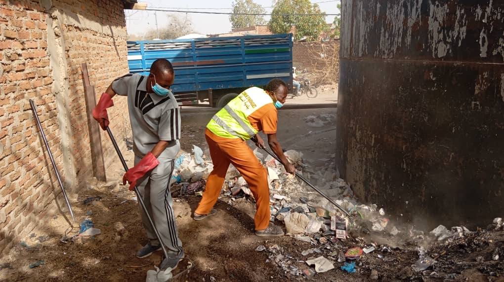 Tchad : opération de nettoyage à Massaguet sous l’impulsion du maire