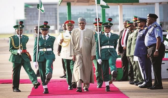 "Allons y à la boxe si vous voulez" le Président Buhari aux journalistes