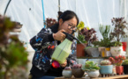Chinese college graduates diversify life choices