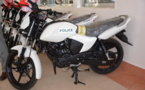 La France offre 20 motos à la police pour renforcer la sécurité de N’Djamena