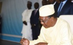Tchad : le président signe les décrets fixant les salaires des membres du HCCACT