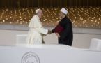 Le pape François et le grand imam d'Al Azhar signent une déclaration historique à Abu Dhabi